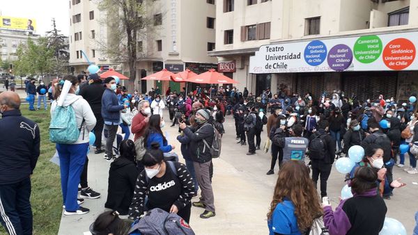 Déjà vu del estallido social en Chile: trabajadores de la salud protestan, Carabineros reprime - Sputnik Mundo