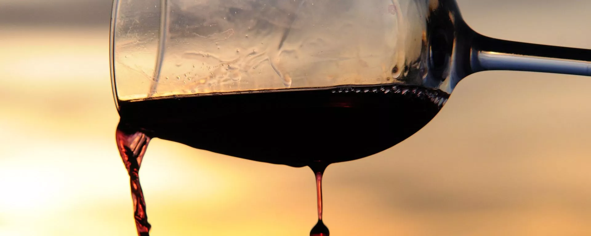 Vino se vierte, referencial Vino se vierte, referencial - Sputnik Mundo, 1920, 11.02.2021