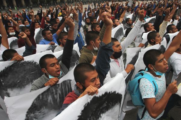 Conmemoran en CDMX seis años de la desaparición forzada de los estudiantes de Ayotzinapa Conmemoran en CDMX seis años de la desaparición forzada de los estudiantes de Ayotzinapa - Sputnik Mundo