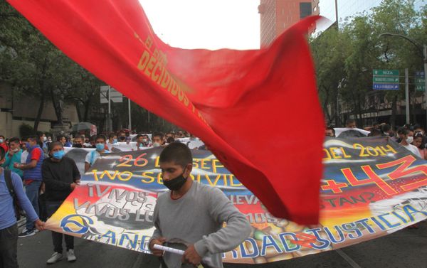 Conmemoran en CDMX seis años de la desaparición forzada de los estudiantes de Ayotzinapa Conmemoran en CDMX seis años de la desaparición forzada de los estudiantes de Ayotzinapa - Sputnik Mundo