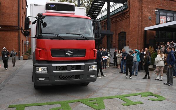 La presentación del camión eléctrico ruso Moskva - Sputnik Mundo