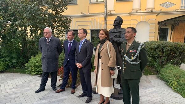 Inauguración de un monumento al descubridor ruso de la Antártida, Fadéi (Fabian Gottlieb) Bellingshausen, en Moscú que se entregará a Brasil - Sputnik Mundo