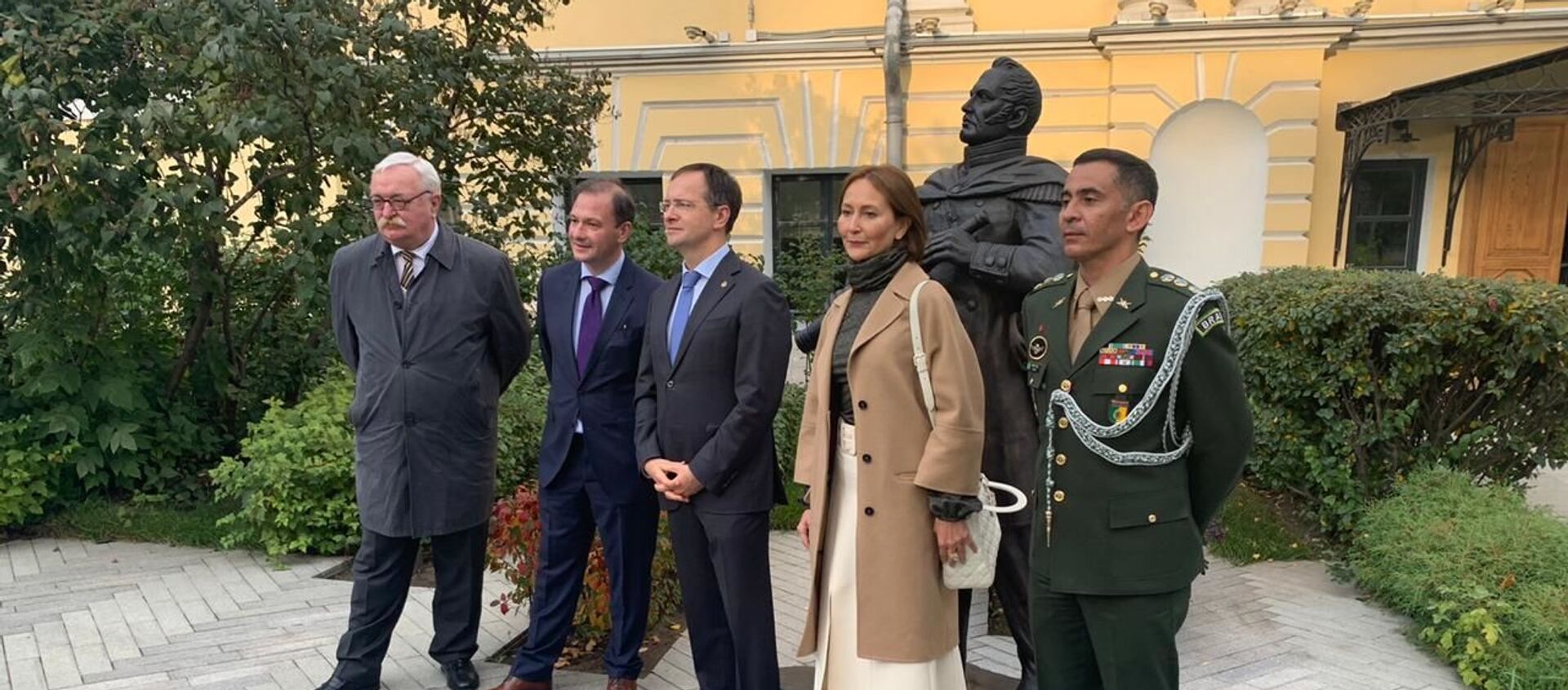 Inauguración de un monumento al descubridor ruso de la Antártida, Fadéi (Fabian Gottlieb) Bellingshausen, en Moscú que se entregará a Brasil - Sputnik Mundo, 1920, 29.09.2020