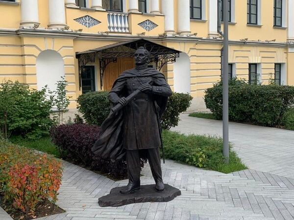 Inauguran un monumento al descubridor ruso de la Antártida que se entregará a Brasil Inauguran un monumento al descubridor ruso de la Antártida que se entregará a Brasil - Sputnik Mundo