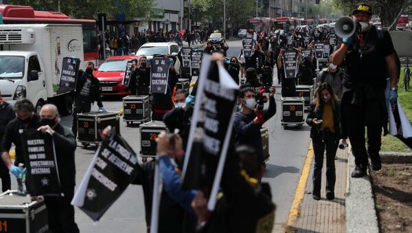 Protestas de los trabajadores relacionados al mundo del arte y el espectáculo en Santiago, Chile - Sputnik Mundo