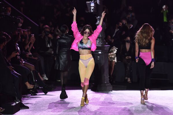 El picante espectáculo de lencería de Etam en París   

 - Sputnik Mundo