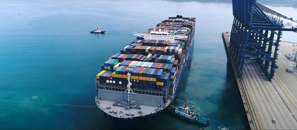 Vista aérea del megabuque CMA CGM Jacques Saadé - Sputnik Mundo