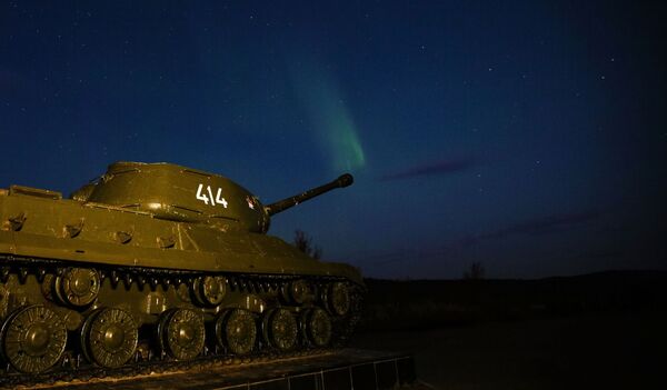 Los cielos se visten de gala: disfruta la belleza de las auroras boreales de Múrmansk Los cielos se visten de gala: disfruta la belleza de las auroras boreales de Múrmansk - Sputnik Mundo