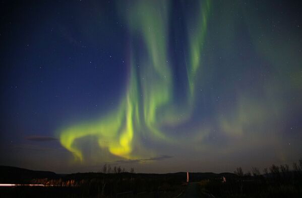 Los cielos se visten de gala: disfruta la belleza de las auroras boreales de Múrmansk Los cielos se visten de gala: disfruta la belleza de las auroras boreales de Múrmansk - Sputnik Mundo