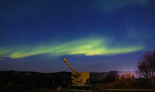 Los cielos se visten de gala: disfruta la belleza de las auroras boreales de Múrmansk Los cielos se visten de gala: disfruta la belleza de las auroras boreales de Múrmansk - Sputnik Mundo