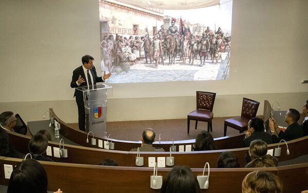 Conferencia en el Instituto Oviedo de Mexico sobre pintura histórica - Sputnik Mundo