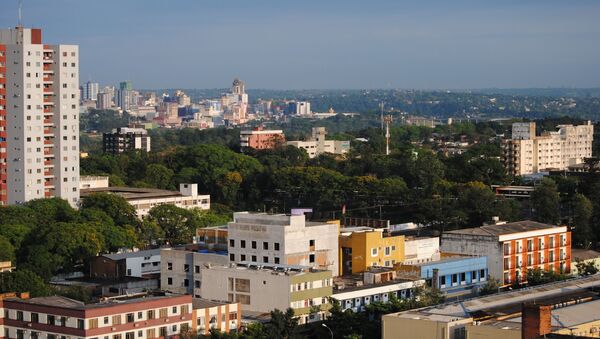 La ciudad brasileña de Foz de Iguazú y la ciudad paraguaya de Ciudad del Este (a distancia) - Sputnik Mundo