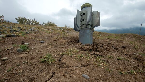 Lágrimas y sufrimiento: así se vive el conflicto en Nagorno Karabaj - Sputnik Mundo