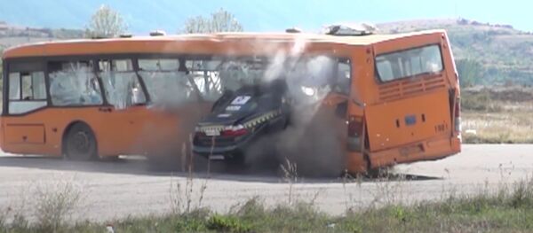 Prueba de choque a 200 km/h - Sputnik Mundo