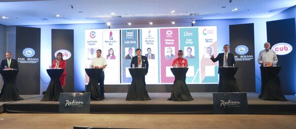 Los candidatos presidenciales de Bolivia: Luis Fernando Camacho, Maria Baya, Luis Arce, Chi Hyun Chung, Feliciano Mamani, Jorge Tuto Quiroga y Carlos Mesa - Sputnik Mundo