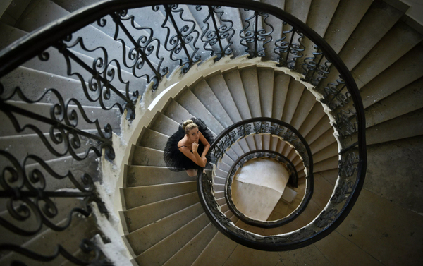 Foto de Valeri Mélnikov presentada en la exposición 'Ballet y arquitectura' - Sputnik Mundo