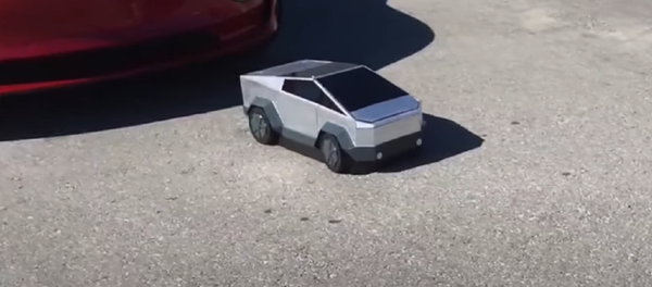 ¡Épica transformación! Este disfraz de Halloween te dejará atónito - Sputnik Mundo