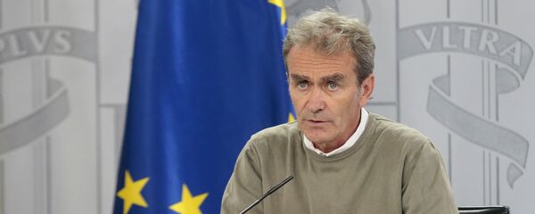 El director del Centro de Coordinación de Alertas y Emergencias Sanitarias (CCAES), Fernando Simón, durante una rueda de prensa - Sputnik Mundo