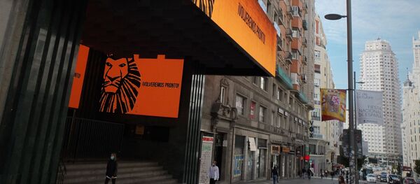 Cartel del musical 'El rey león' en la Gran Vía de Madrid Cartel del musical 'El rey león' en la Gran Vía de Madrid - Sputnik Mundo