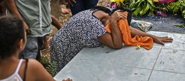 Un funeral en México en tiempos de la pandemia de COVID-19 - Sputnik Mundo