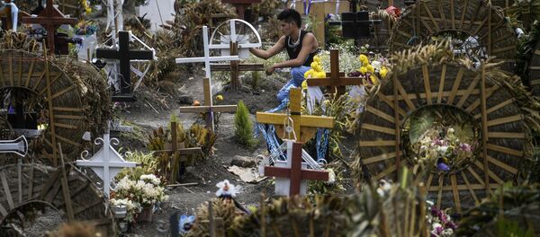 Un cementerio en México - Sputnik Mundo