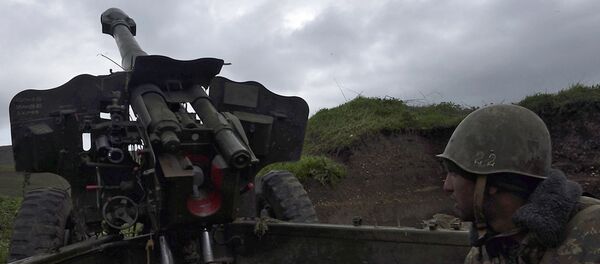 Una posición de artillería en Nagorno Karabaj (archivo) - Sputnik Mundo