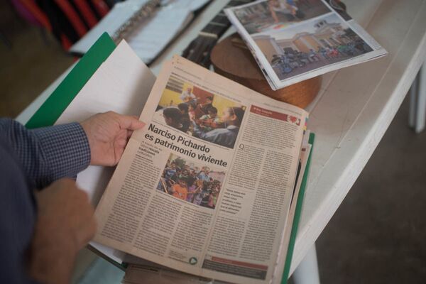 Llueva, truene o haya pandemia el maestro Pichardo lleva la música a los niños en Caracas | Fotos Llueva, truene o haya pandemia el maestro Pichardo lleva la música a los niños en Caracas | Fotos - Sputnik Mundo