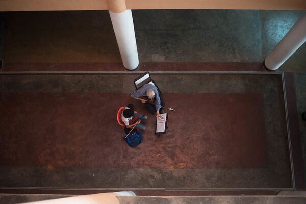 Llueva, truene o haya pandemia el maestro Pichardo lleva la música a los niños en Caracas | Fotos Llueva, truene o haya pandemia el maestro Pichardo lleva la música a los niños en Caracas | Fotos - Sputnik Mundo