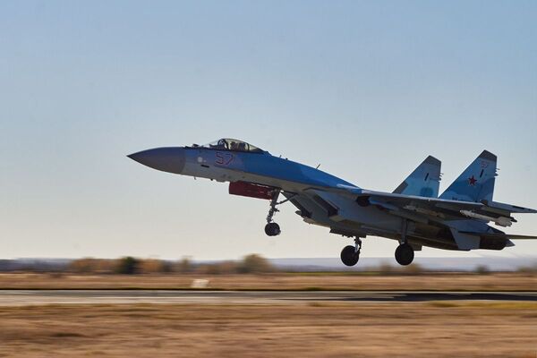 Los pilotos rusos llevan al límite las capacidades de los cazas MiG-31 y Su-35

 - Sputnik Mundo