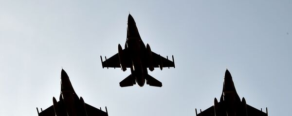 Los cazas turcos F-16  - Sputnik Mundo