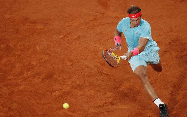 Rafael Nadal durante el enfrentamiento contra Novak Djokovic durante el Roland Garros el 11 de octubre - Sputnik Mundo