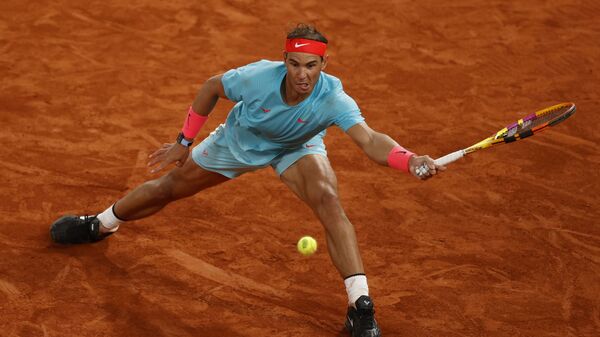 Rafael Nadal durante el enfrentamiento contra Novak Djokovic durante el Roland Garros el 11 de octubre - Sputnik Mundo