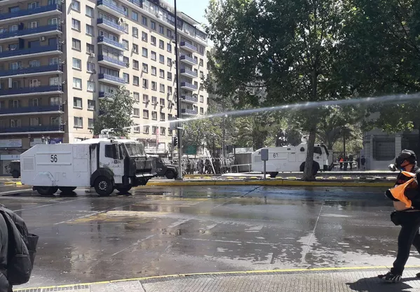 Marcha por la lucha mapuche y el 12 de octubre en Chile - Sputnik Mundo