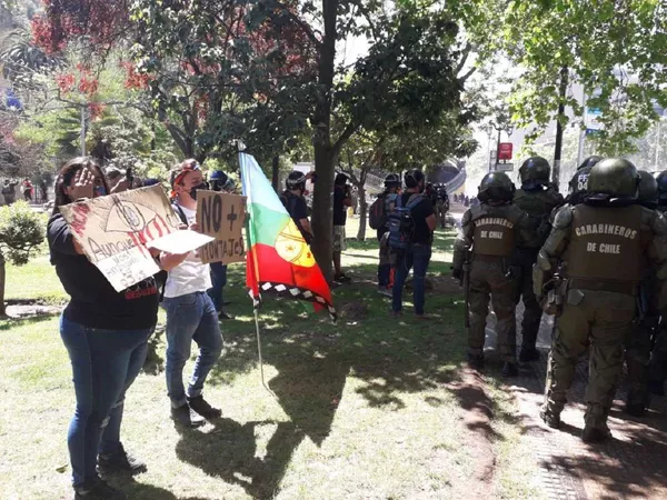 Marcha por la lucha mapuche y el 12 de octubre en Chile - Sputnik Mundo