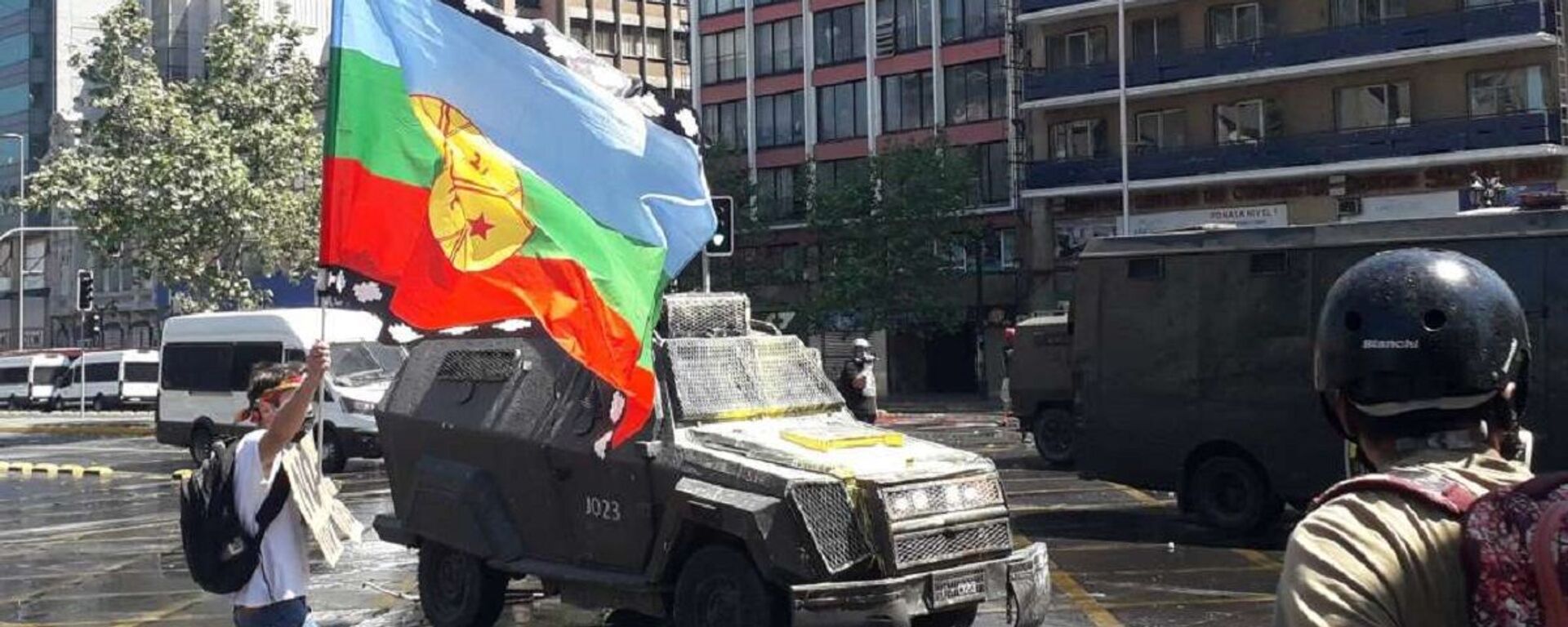 Marcha por la lucha mapuche y el 12 de octubre en Chile - Sputnik Mundo, 1920, 07.08.2022