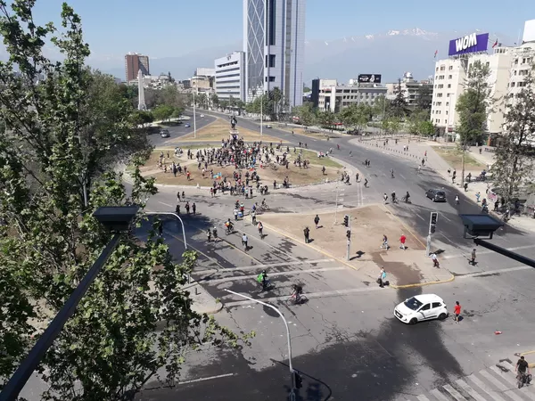 Marcha por la lucha mapuche y el 12 de octubre en Chile - Sputnik Mundo