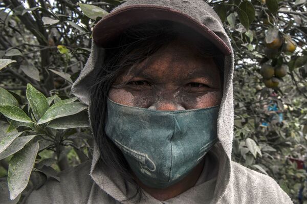 El estratovolcán Sinabung, una verdadera pesadilla para miles de personas

 - Sputnik Mundo