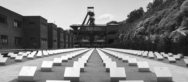 Homenaje a los mineros en el Pozo de Sotón, en Asturias - Sputnik Mundo