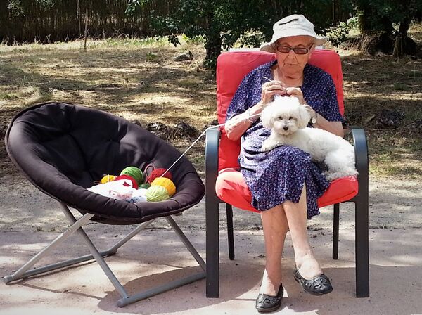 Guerra, colza y COVID-19: la infatigable supervivencia de 'Nina', española de 99 años Guerra, colza y COVID-19: la infatigable supervivencia de 'Nina', española de 99 años - Sputnik Mundo