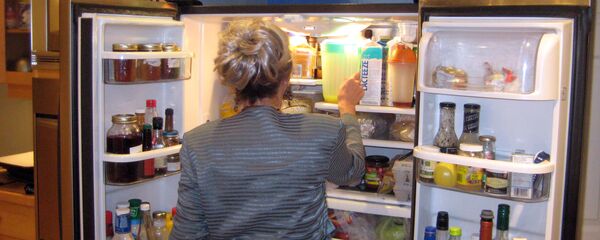 Una frigorífico con comida - Sputnik Mundo