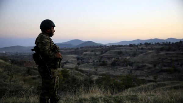 Un soldado azerí Un soldado azerí - Sputnik Mundo