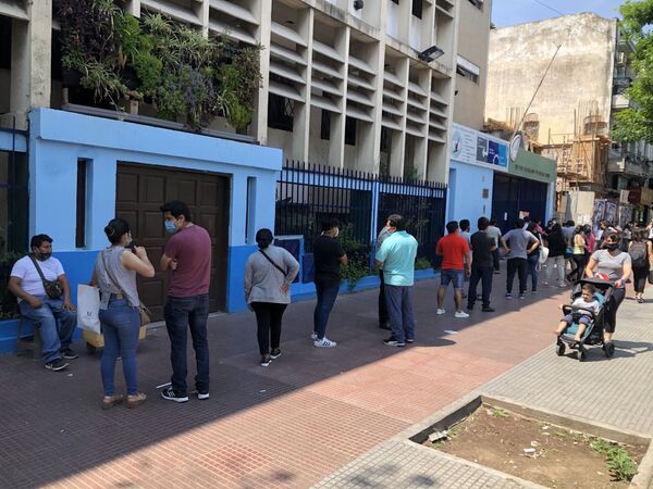 La comunidad boliviana más grande fuera de su país salió a votar con participación récord - Sputnik Mundo