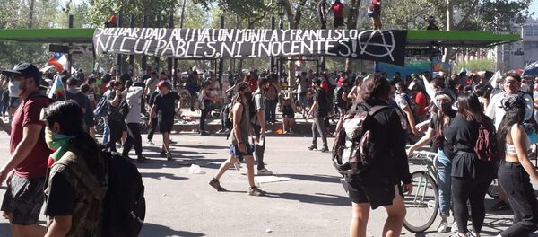 El estallido social cumple un año con protestas en Chile - Sputnik Mundo