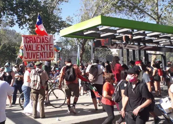 La juventud fue recordada como protagonista del estallido social en Chile - Sputnik Mundo