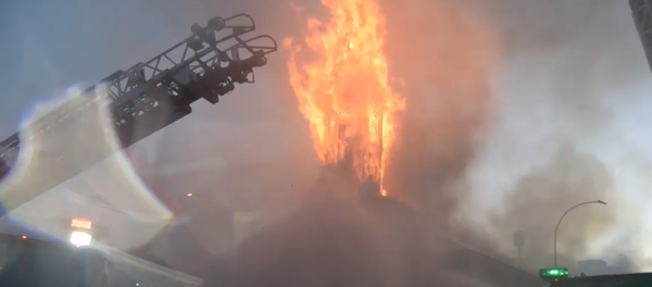 Santiago de Chile arde en protestas contra el Gobierno  - Sputnik Mundo