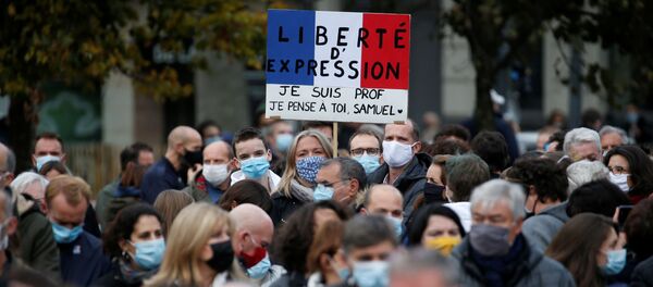 Protestas en Francia por la decapitación de un profesor - Sputnik Mundo