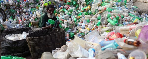  Recolección de plástico en Bangladés  - Sputnik Mundo