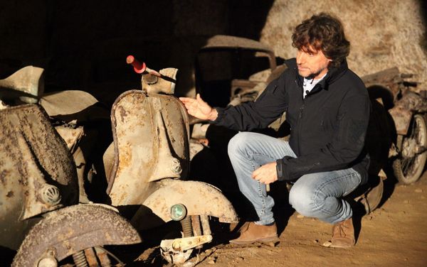Unas motonetas Vespa antiguas en la Galleria Borbonica, Nápoles, Italia. Unas motonetas Vespa antiguas en la Galleria Borbonica, Nápoles, Italia. - Sputnik Mundo
