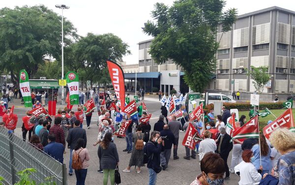 Cocentración en Hospital Macarena (Sevilla) para exigir mejoras en atención primaria - Sputnik Mundo