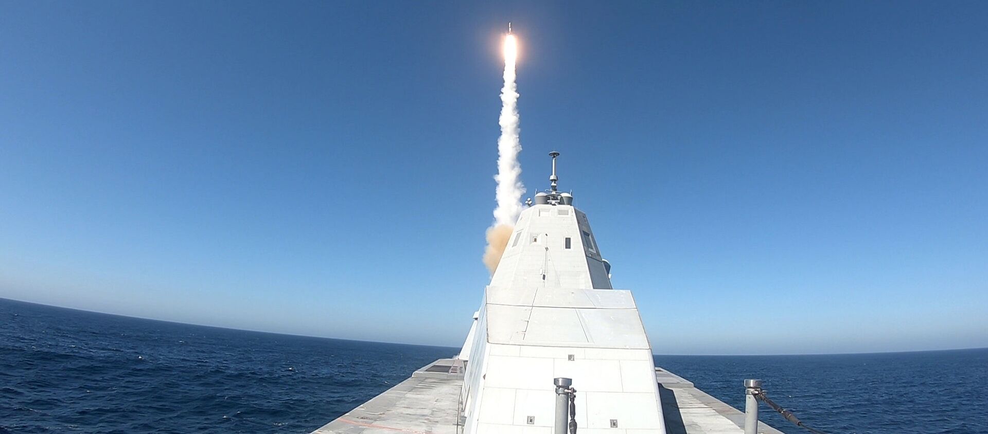 Prueba de disparo del destructor sigiloso de EEUU Zumwalt - Sputnik Mundo, 1920, 20.10.2020